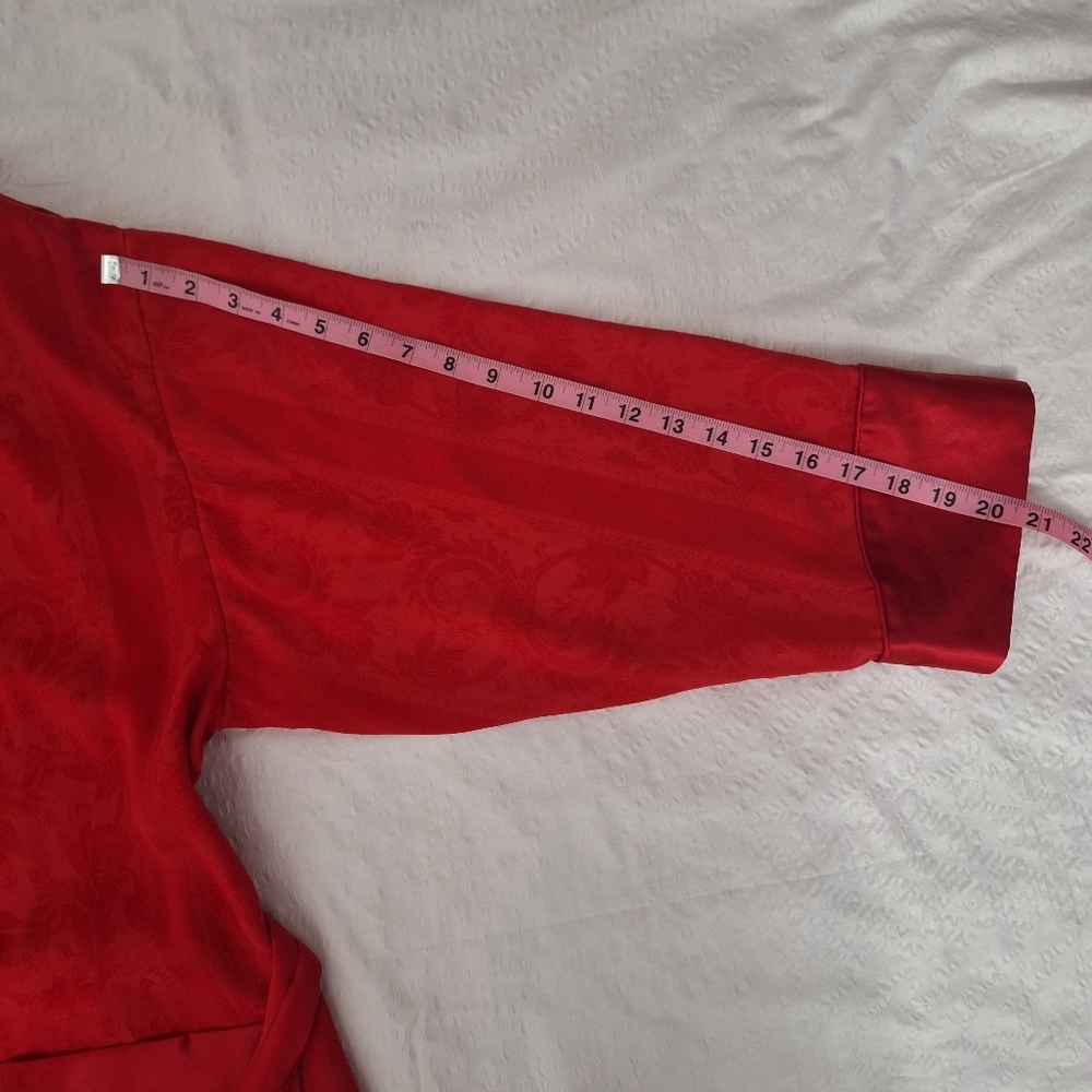 VICTORIA'S SECRET Red Satin Robe - Picture 4 of 7
